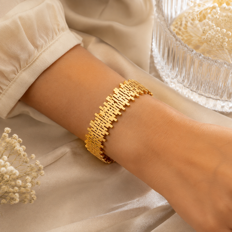 Buy Trending Pattern solid Bracelet for women to wear on function or wedding