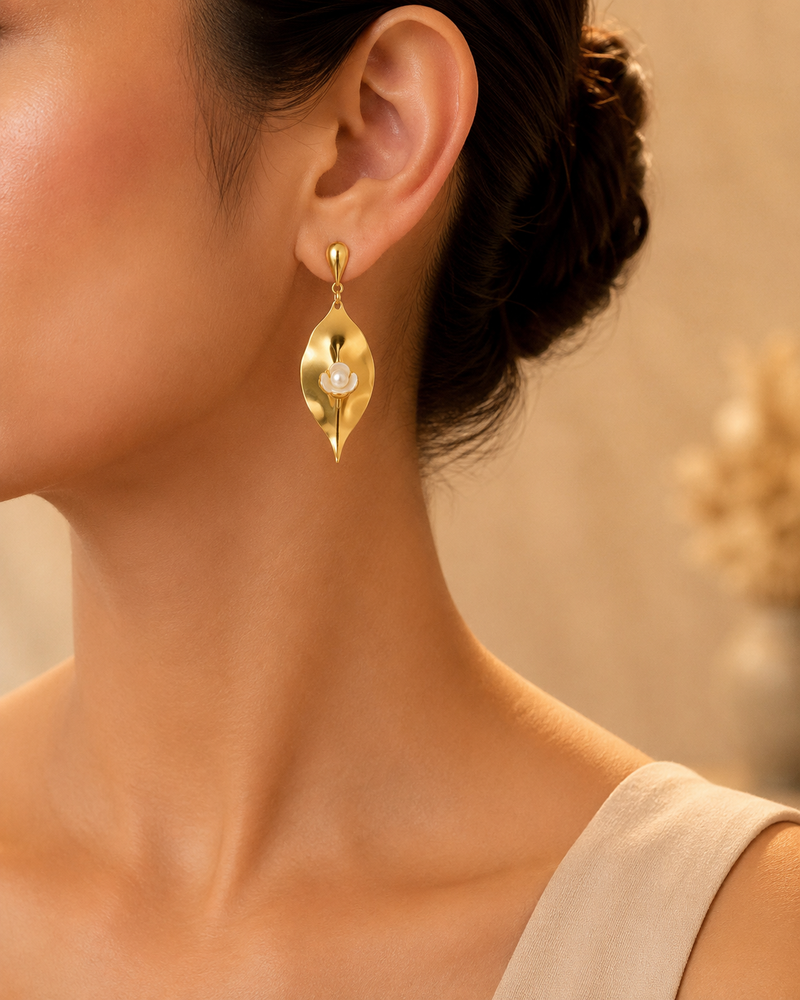 Buy Designer Trending  Flower with Leaf Pattern earring for women