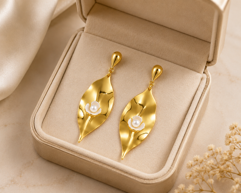 Buy Designer Trending  Flower with Leaf Pattern earring for women