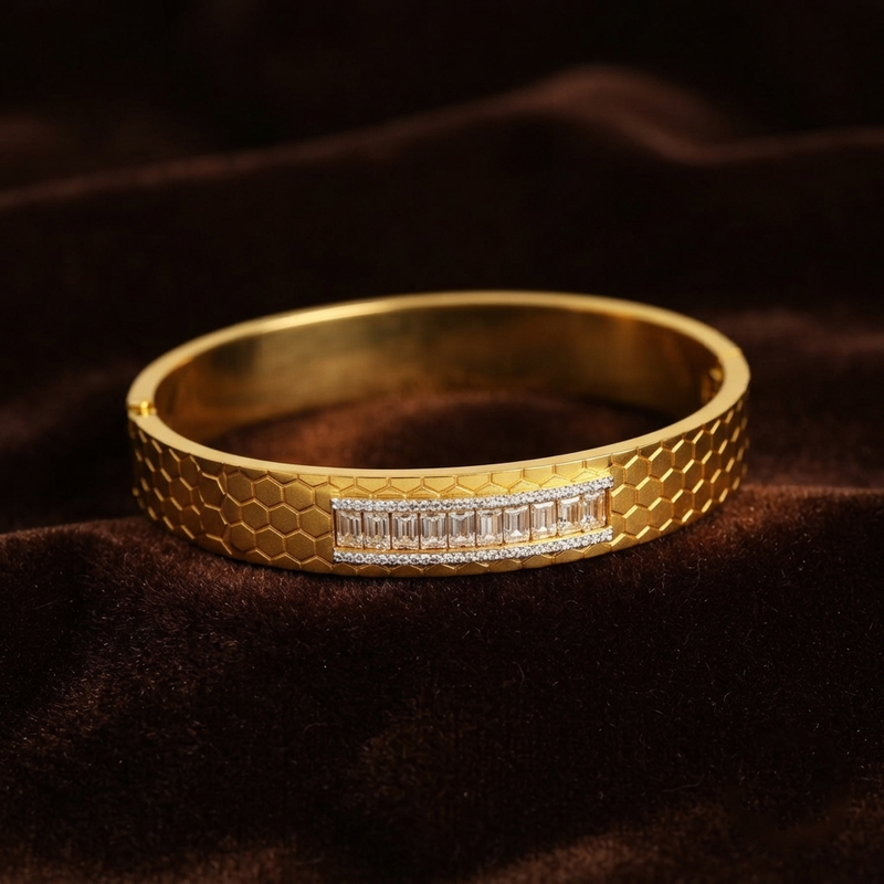 Buy Latest Trending Solid bracelet for women for Wedding or functional wear